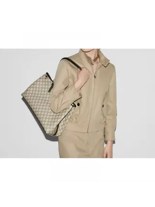 Gucci Çanta GG Emblem Large Tote Bej