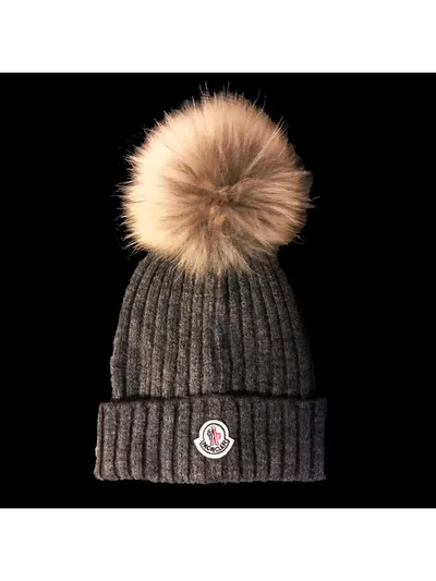 Moncler Bere Koyu Gri