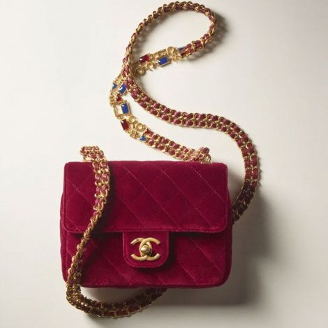 Chanel Çanta Mini Kırmızı - Chanel Canta Bag Mini Kapakli Canta Kadife Emaye Ve Altin Detaylar Red Kirmizi